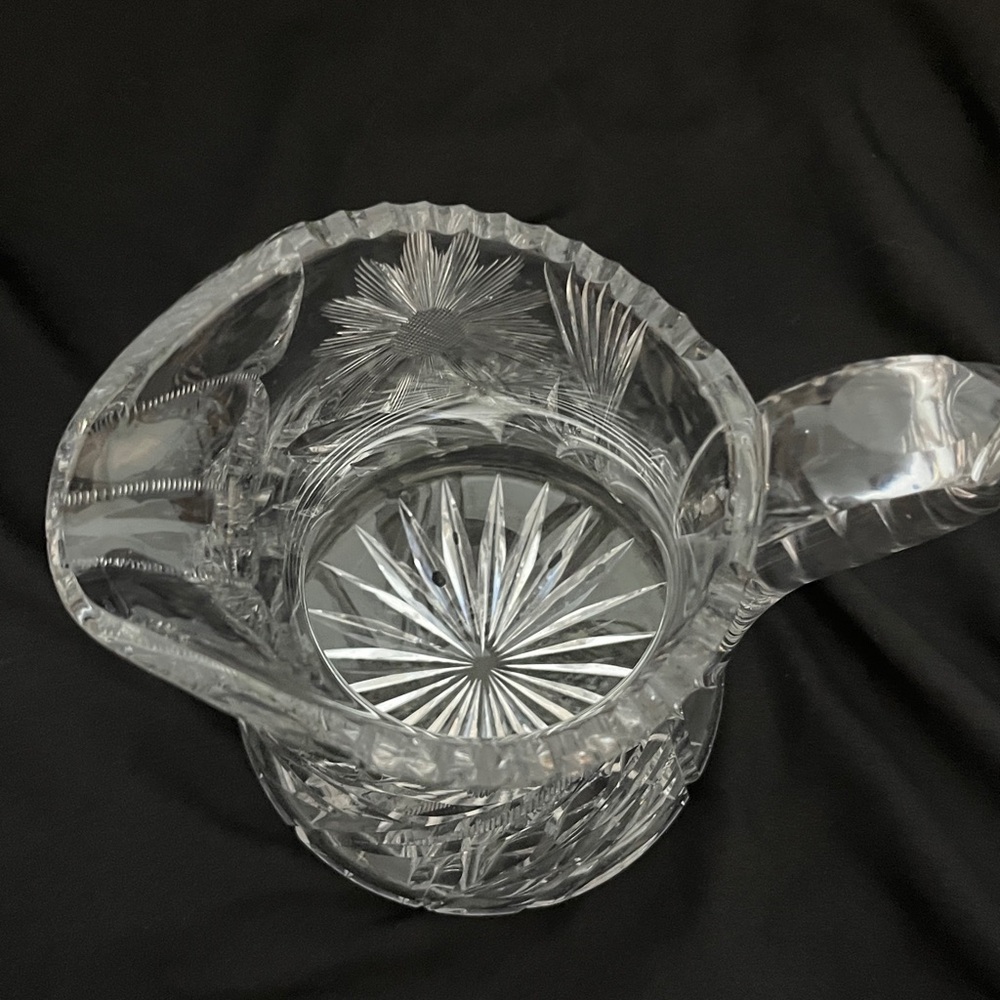 ANTIQUE PAIRPOINT 8" DAISY HAND CUT CRYSTAL PITCHER - 24 PT. STAR CUT BOTTOM - Picture 5 of 9